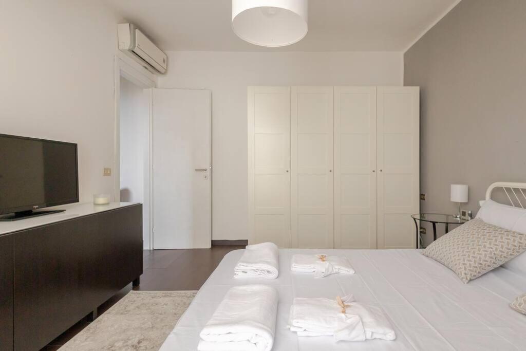 Apartamento Sky-View Flat In Milán Exterior foto