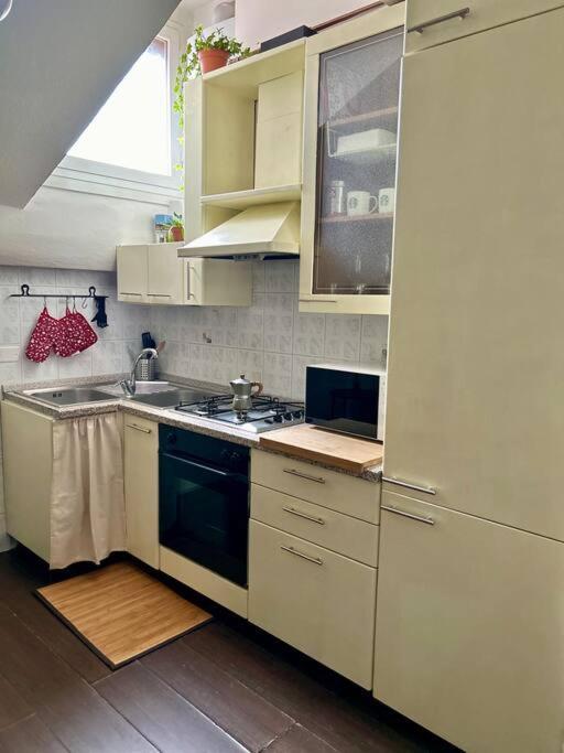 Apartamento Sky-View Flat In Milán Exterior foto